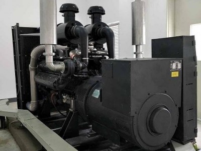 大連上柴國產(chǎn)560KW柴油發(fā)電機(jī)組